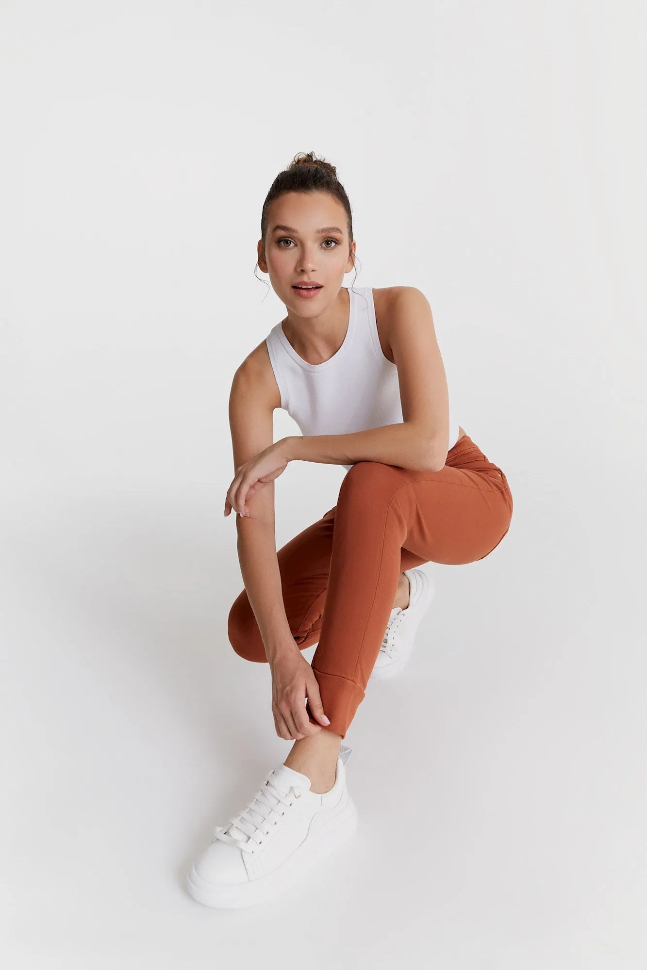 Mila Mid Waist Jogger 5 Pocket Ankle Pants Cinnamon